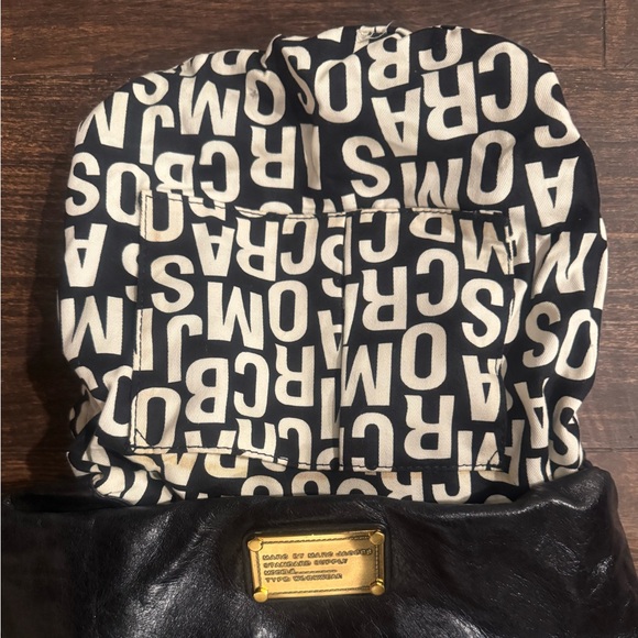 Marc JacobsTwisted Q Lil Riz Hobo Like New - Picture 7 of 7